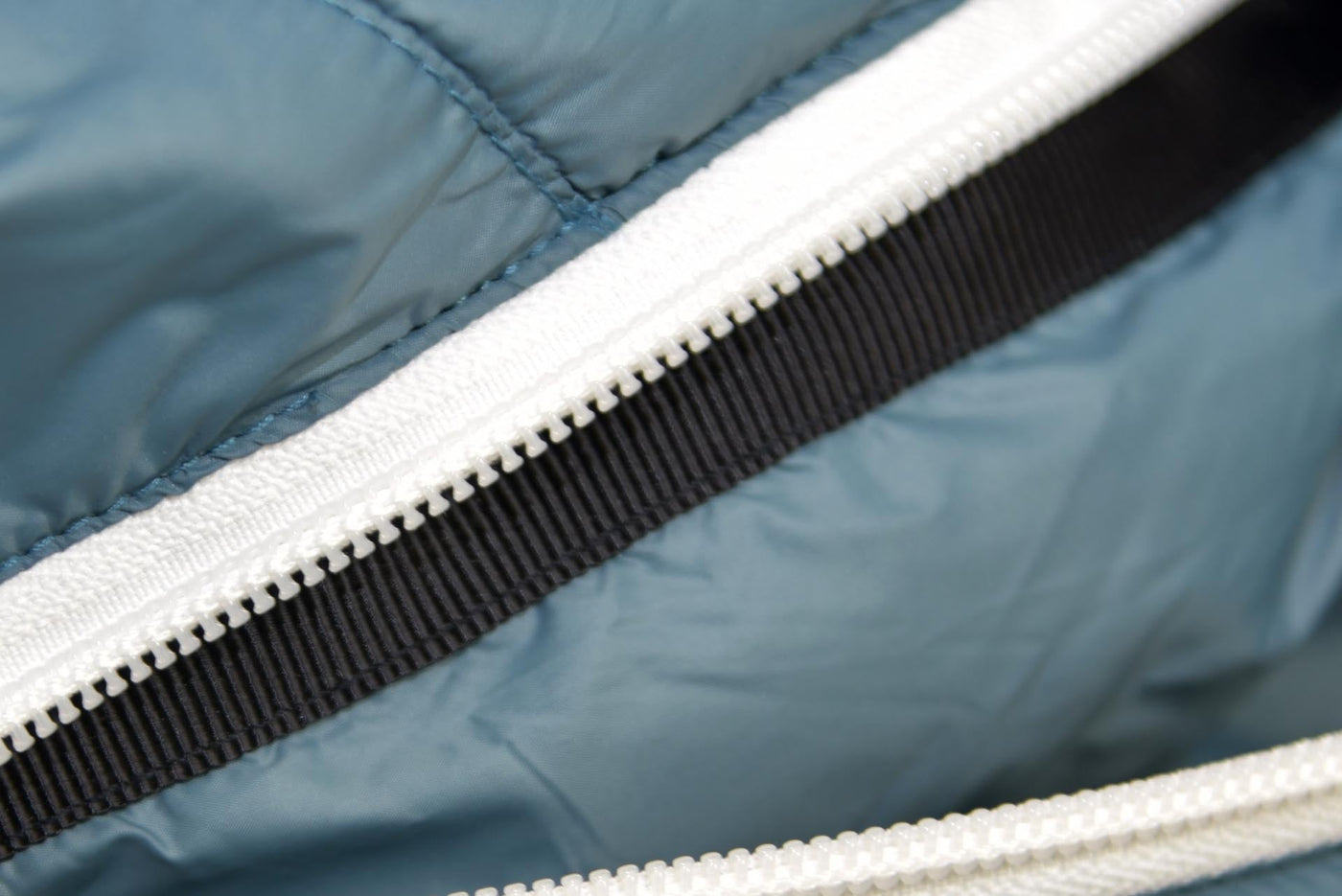 Wollschlafsack Grüezi bag Biopod Down Hybrid Ice Cold 180 - Reißverschlussrückhalteband